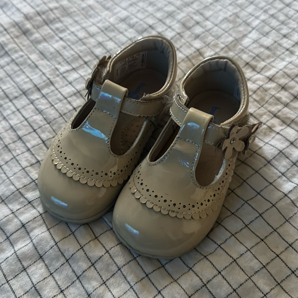 Cutest shoes 🎀